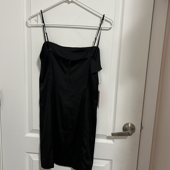 Sun-deh Dress - Picture 2 of 11